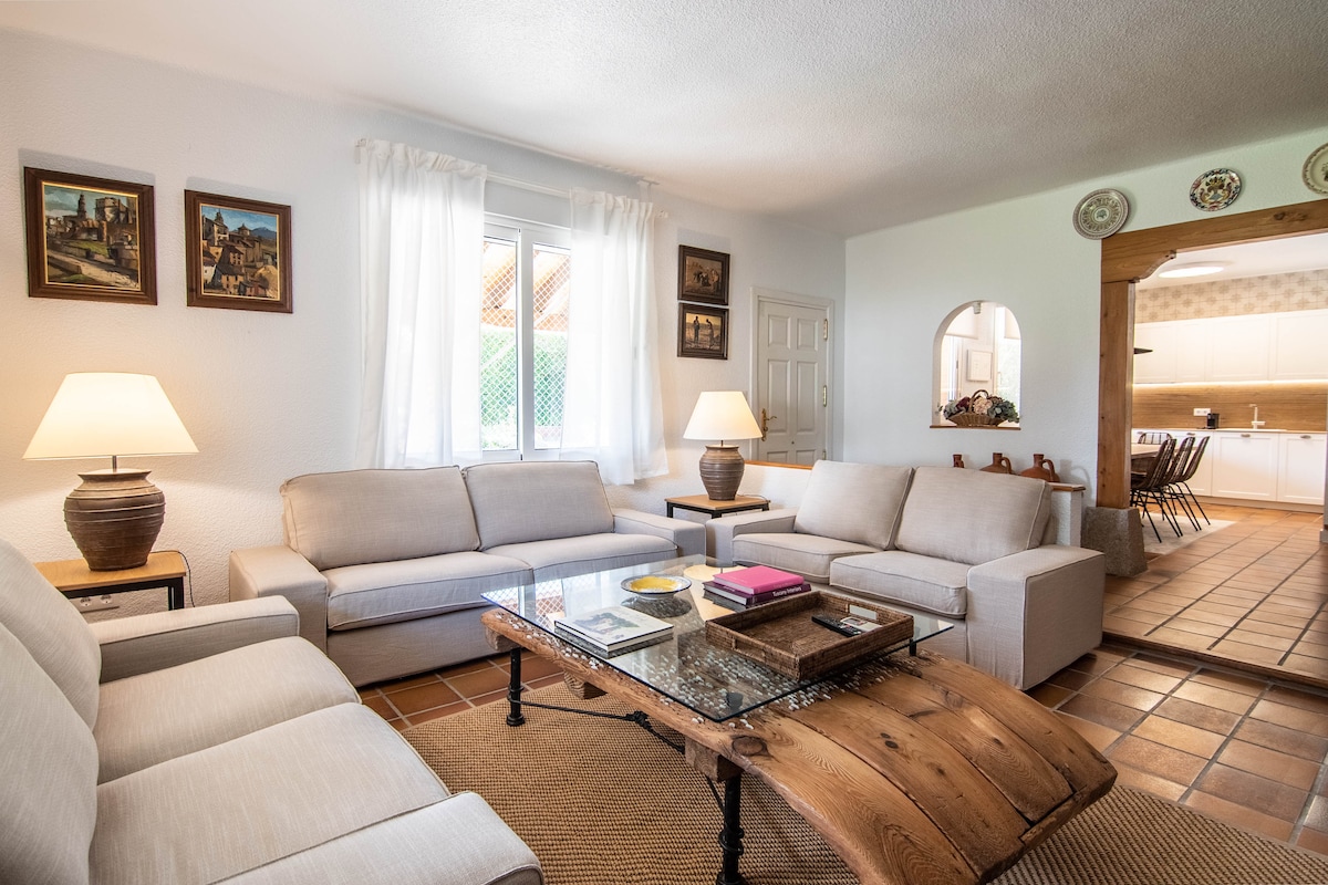 8f4742a5 3def 4fd1 af46 ebb39eb68fae